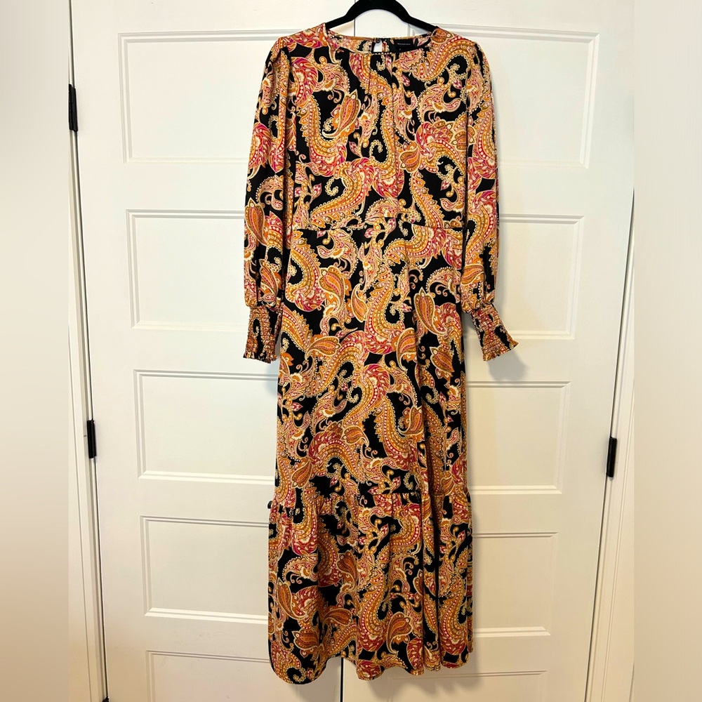 Who What Wear maxi dress. Multi color. Size Medium